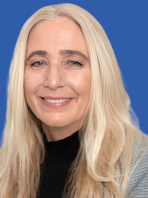 NAE, PNG, headshots in blue 2 (1298 x 1455 px) - 3. Cara Sheehan